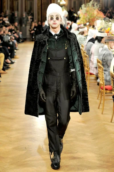 Look 15